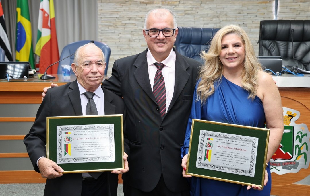 Doutora em Educação, Silene Fontana e o vice-presidente do CPP, Silvio Martins, são homenageados pela Câmara de Barretos
