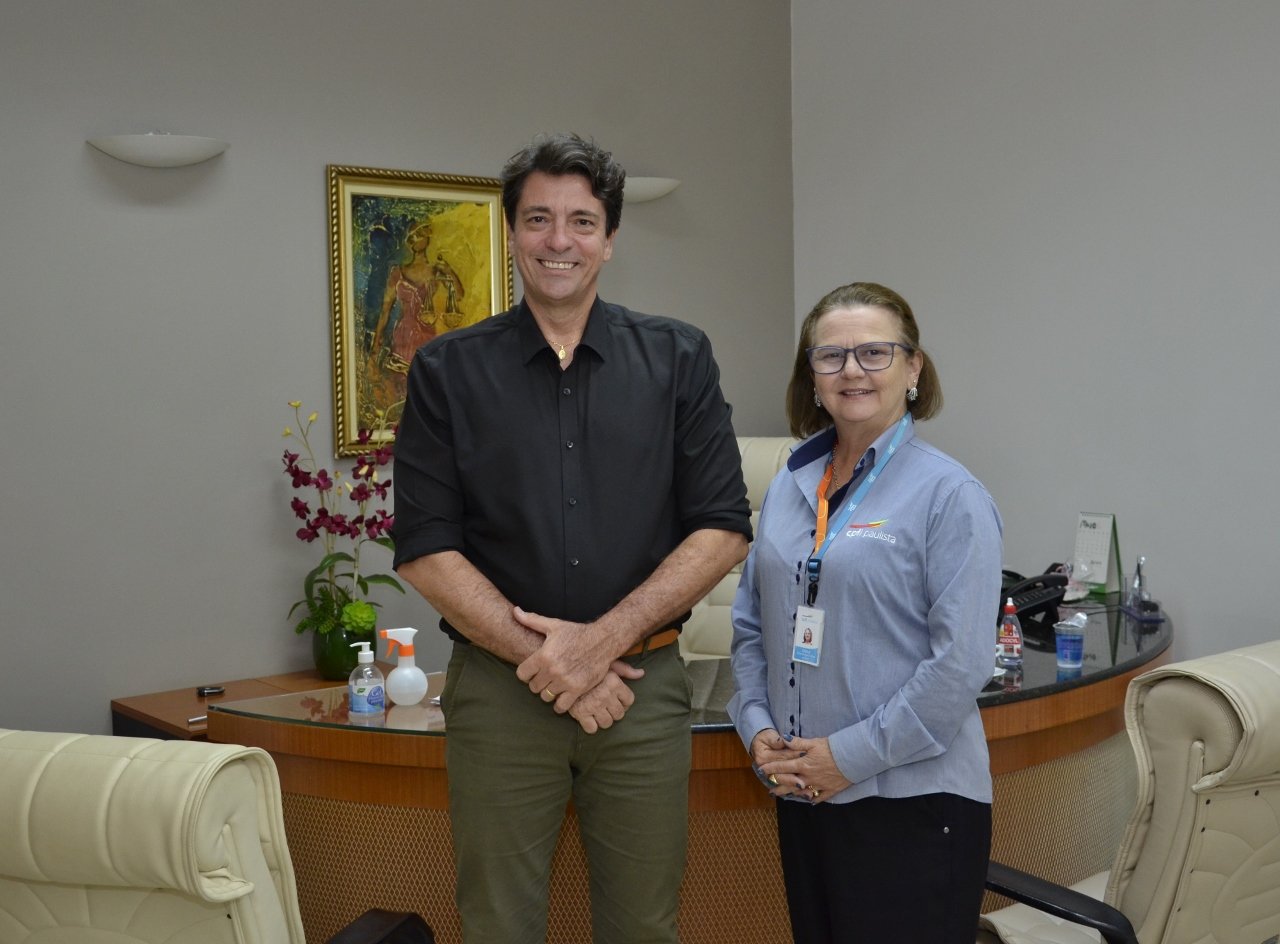 Presidente da Câmara de Barretos recebe a visita da Consultora de Relacionamentos da CPFL