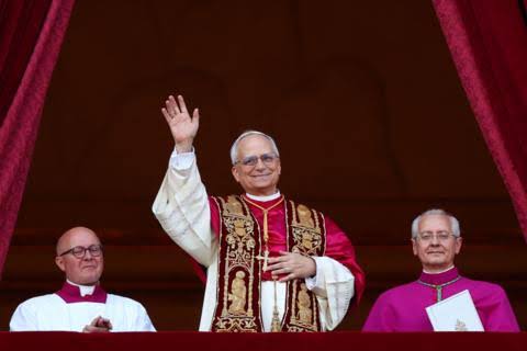Robert Francis Prevost é eleito papa e se chamará Leão XIV