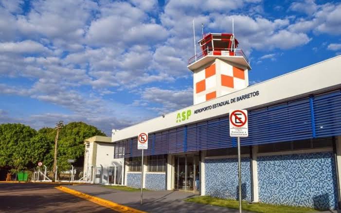 Aeronave pousa muda rota após não conseguir pousar em Barretos