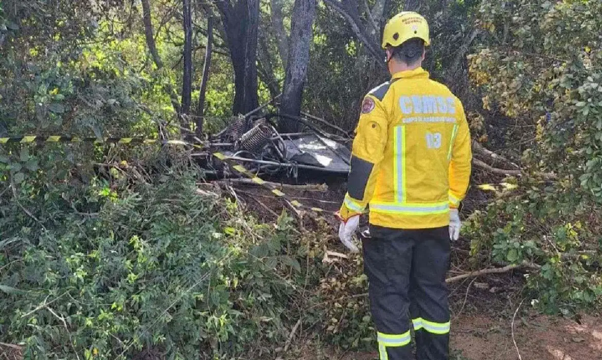 Balão em chamas cai em SC; acidente  deixa oito mortos e treze feridos