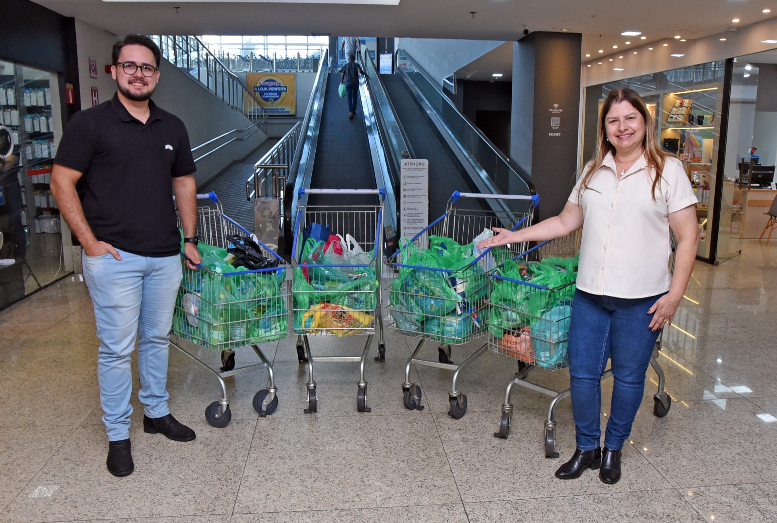 Fundo Social de Solidariedade recebe mais de 350 kg de alimentos arrecadados pelo Cineminha Solidário