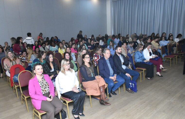 Cerca de 140 profissionais da rede municipal participam de evento que visa aprimoramento da gestão escolar