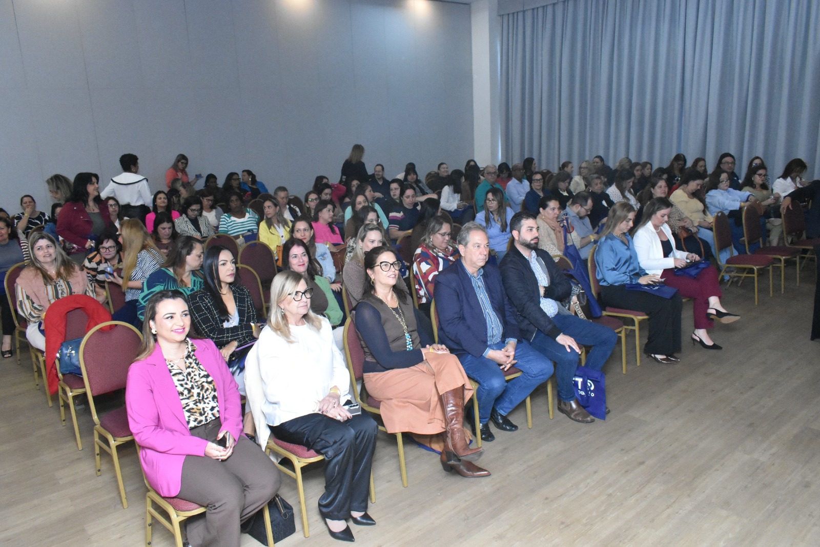 Cerca de 140 profissionais da rede municipal participam de evento que visa aprimoramento da gestão escolar