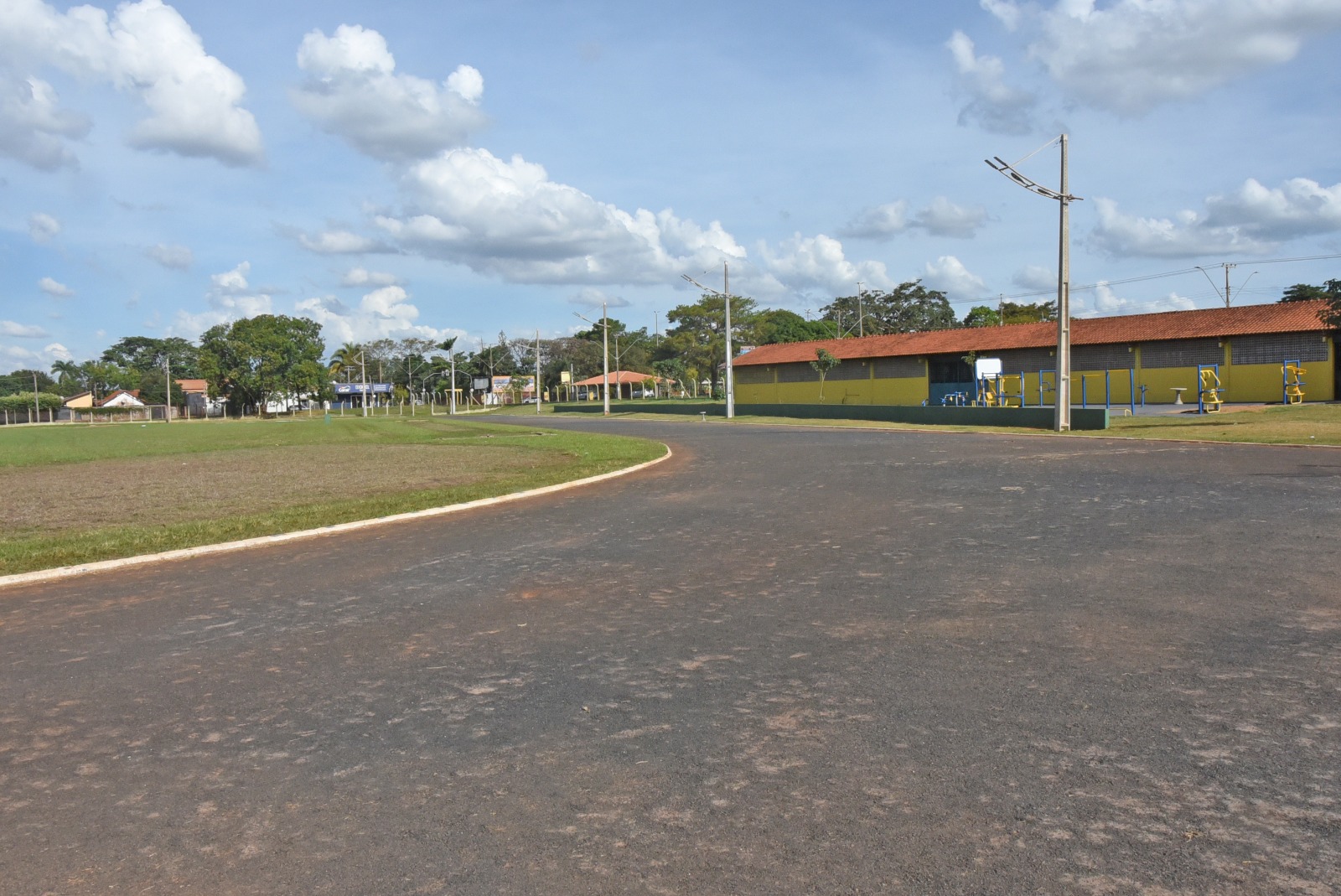 Pista de atletismo, campo de futebol, centro de bocha e estacionamento do Rochão estão liberados para uso