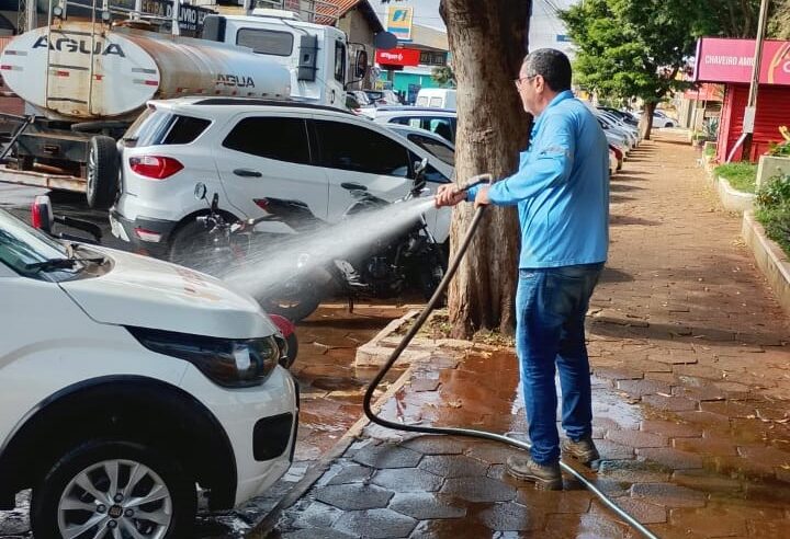 SAAE Barretos intensifica limpeza na Rodoviária e entorno da igreja São Benedito