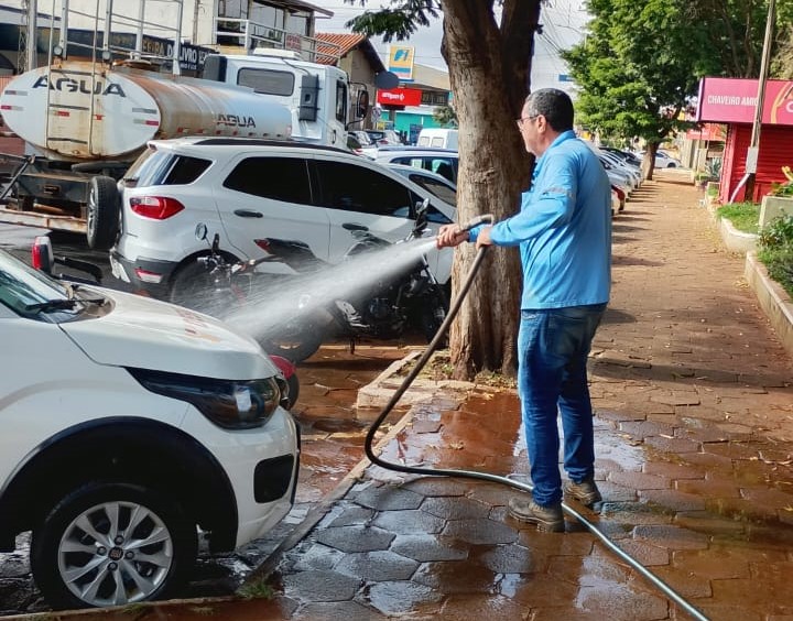 SAAE Barretos intensifica limpeza na Rodoviária e entorno da igreja São Benedito