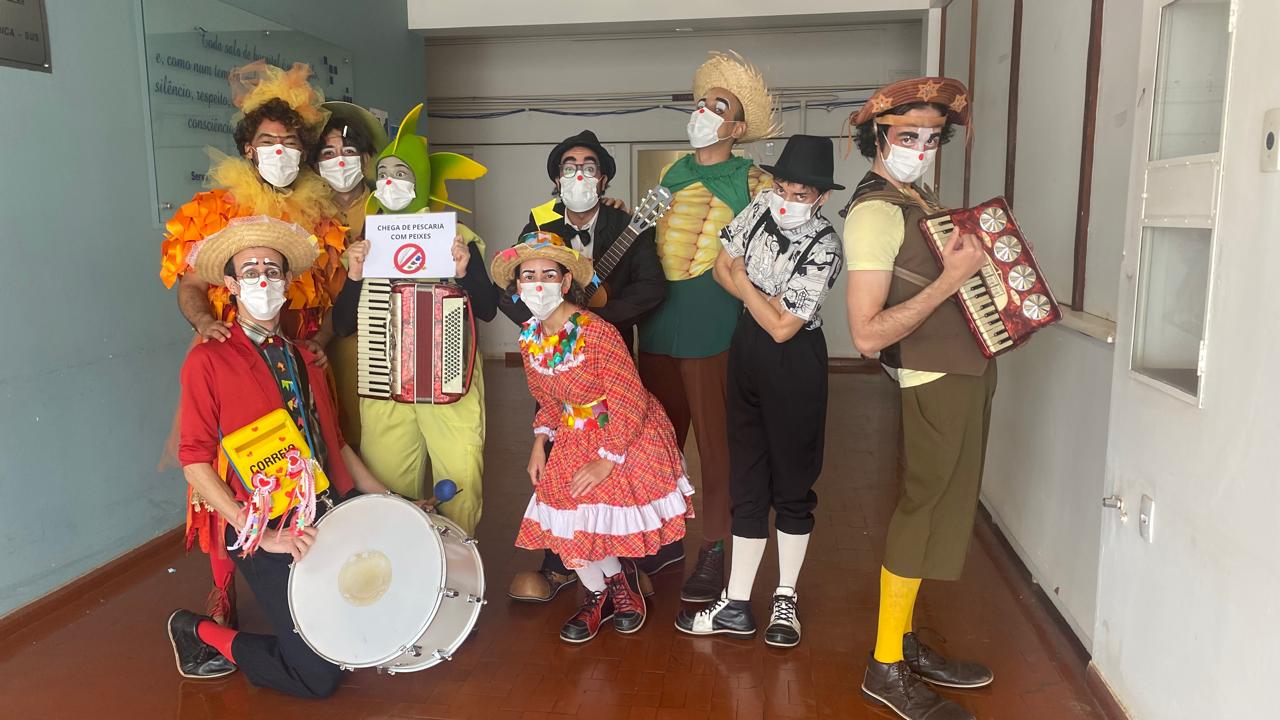 Cortejo Junino do Instituto Sociocultural leva alegria à Santa Casa de Barretos