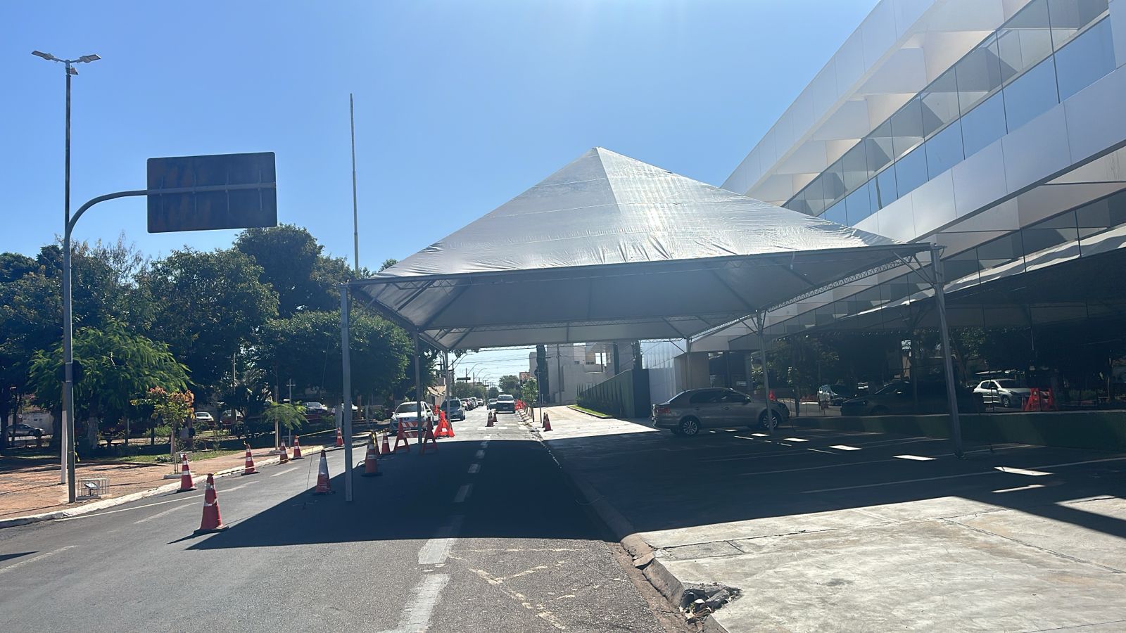 Vacinação contra gripe será realizada em drive-thru no centro neste sábado, 14, das 9 às 16h