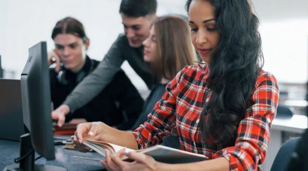 SP oferece mais de 500 mil vagas para capacitação gratuita em todo o estado; confira requisitos e como se inscrever