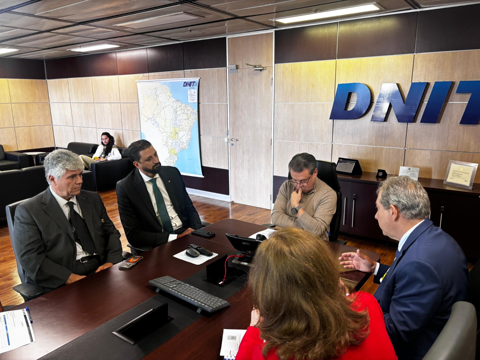 Prefeito discute no DNIT novo projeto da ponte Gumercindo Penteado