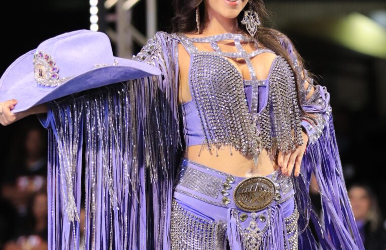 Lara Peghim é a Rainha da Festa dos 70 anos