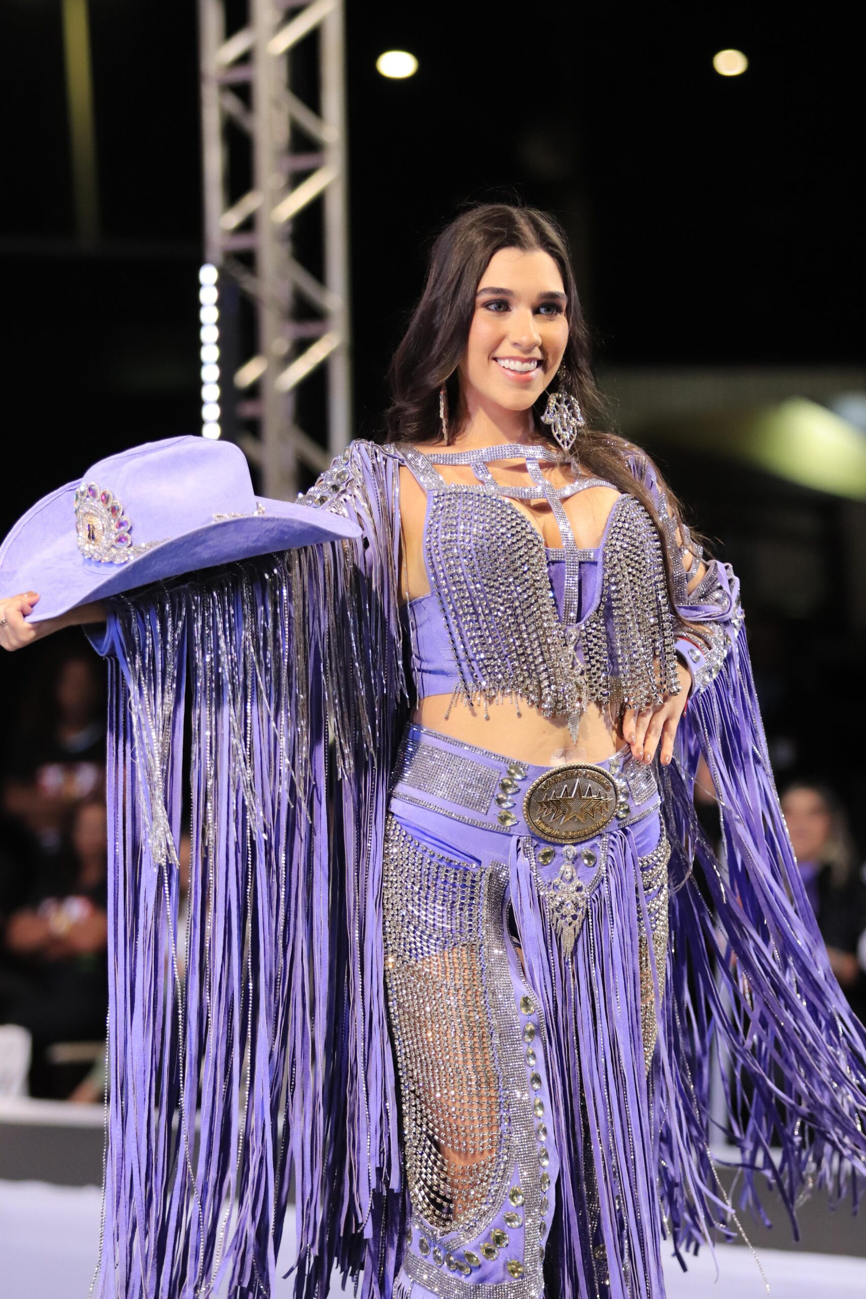 Lara Peghim é a Rainha da Festa dos 70 anos