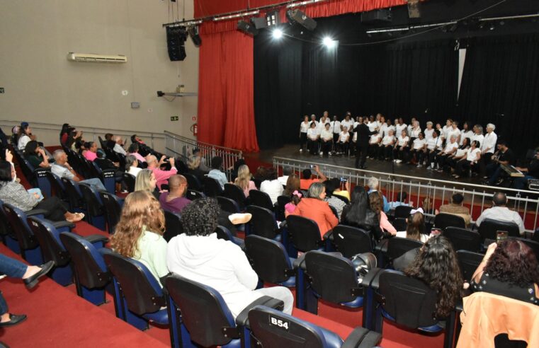 Coral do CEU das Artes encanta público no Cine Barretos