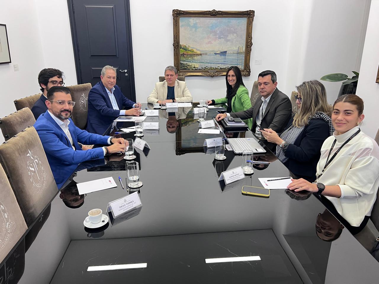 Prefeito Odair Silva é recebido por governador para tratar assuntos estratégicos