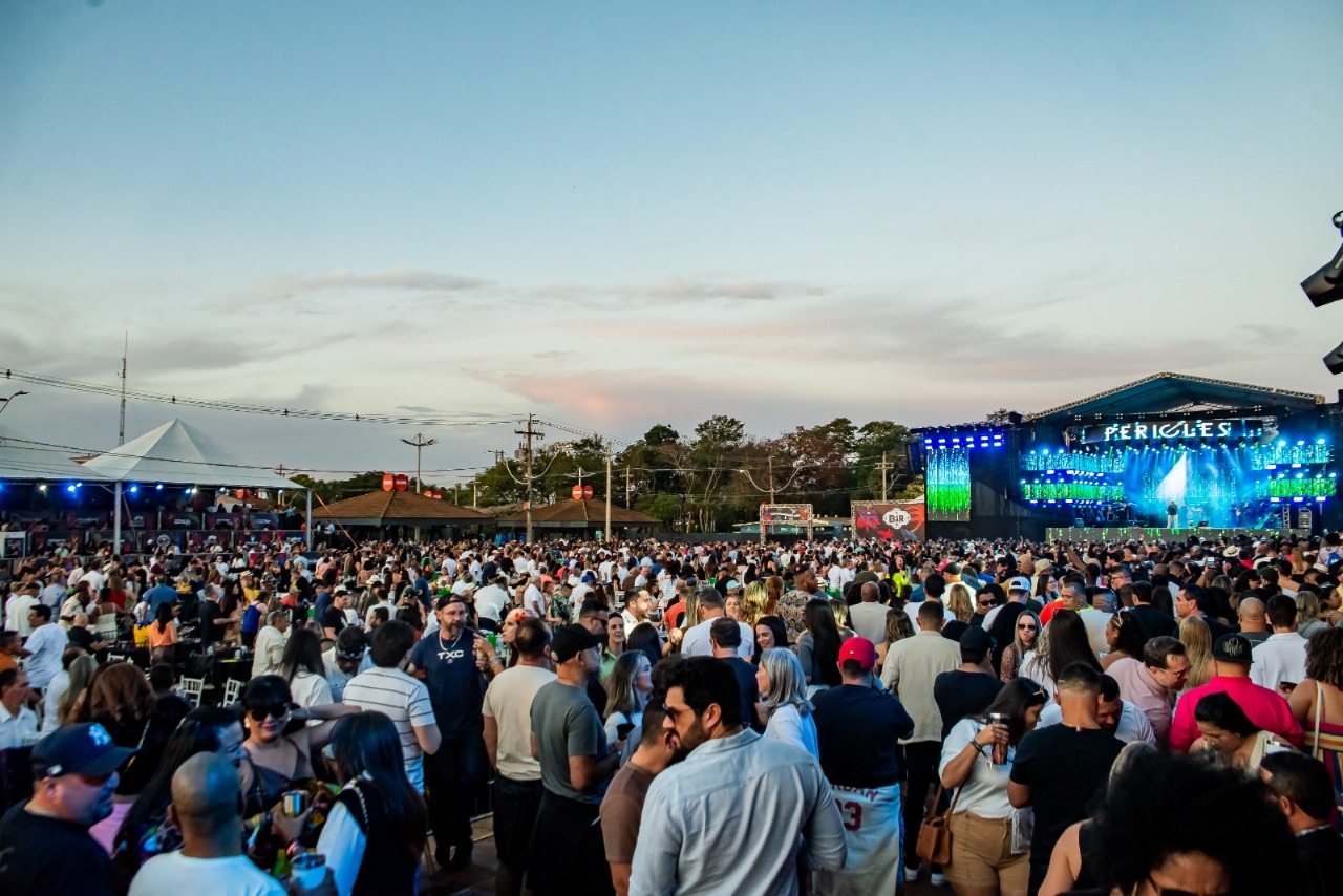 Péricles, Alexandre Pires e milhares de sorrisos, Barretos viveu um sábado inesquecível na Feijoada Samaúma