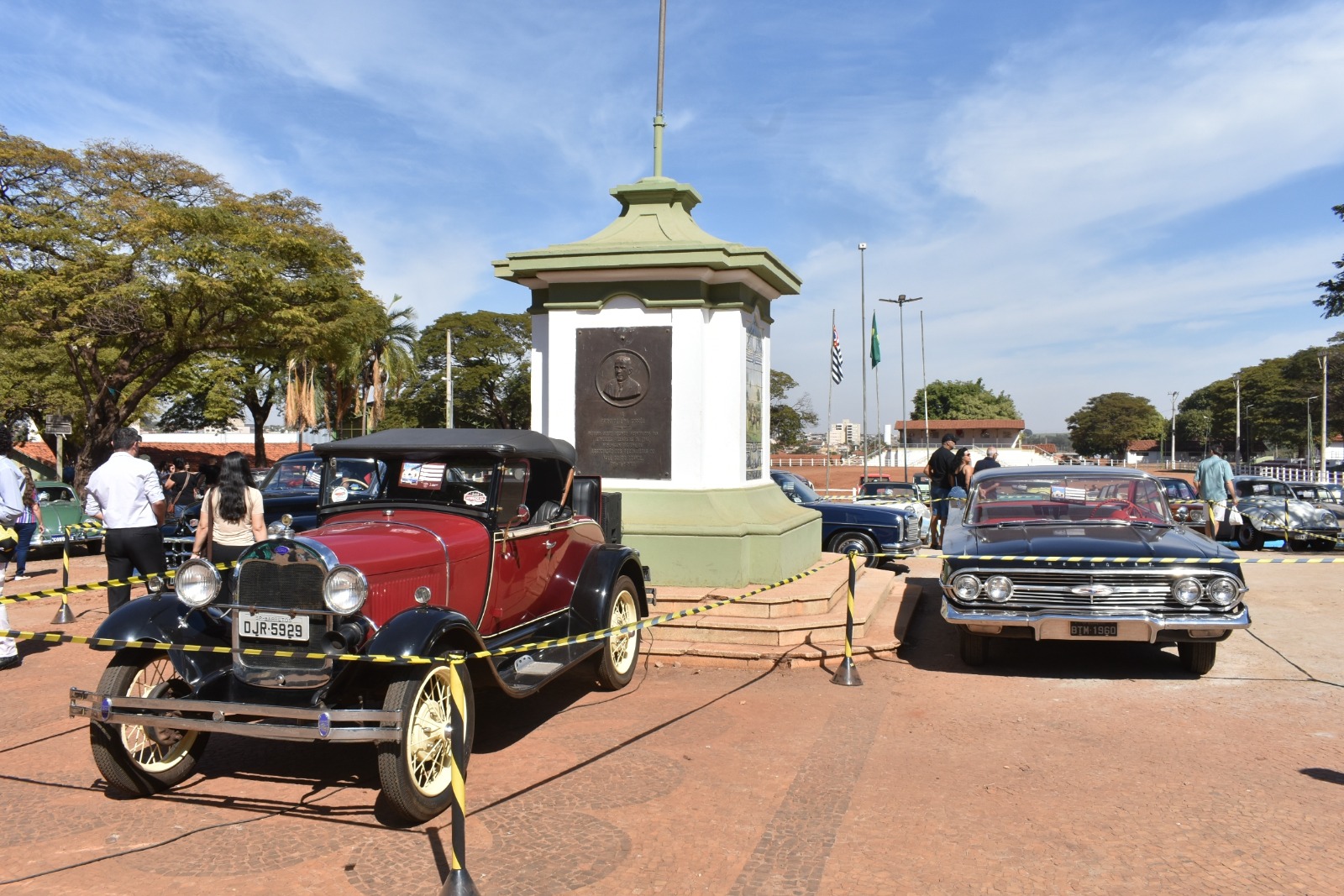 18º Encontro de Antigomobilismo movimenta Barretos com carros raros e atrações culturais
