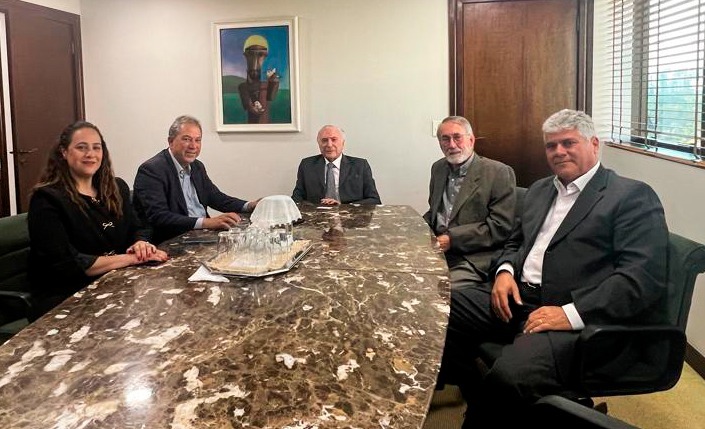 Comitiva de Barretos se reúne com ex-presidente da República em São Paulo