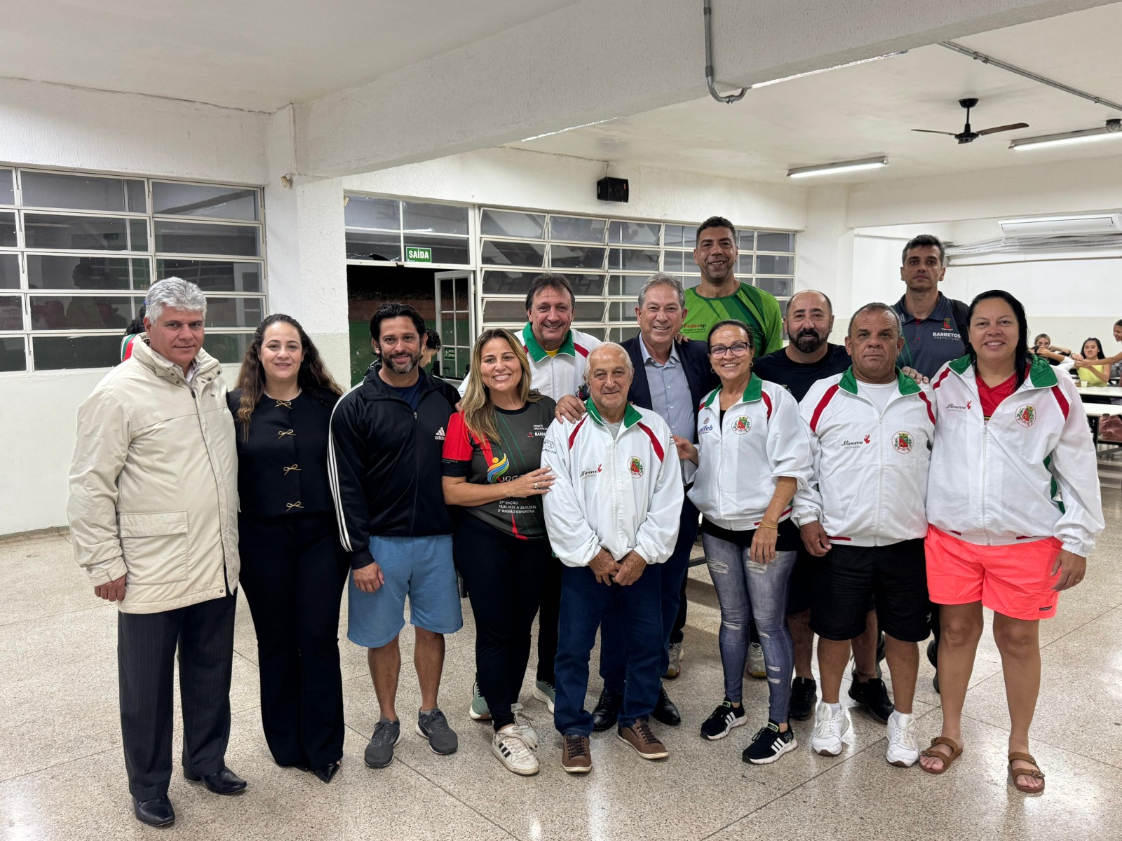 Prefeito Odair Silva visita delegação barretense participante dos Jogos Regionais