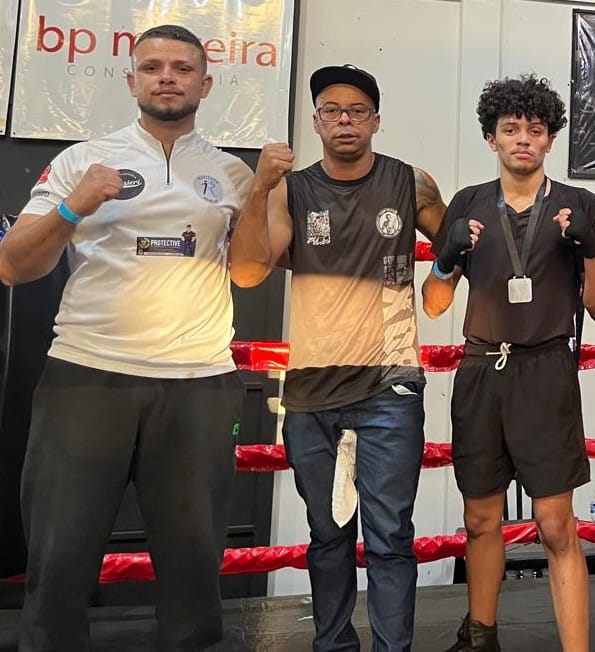 Boxeador barretense de 13 anos conquista cinturão na 10ª edição do Thai Fight