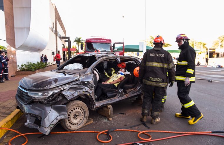 Posto de Bombeiros, SAMU e Polícia Militar atuam em simulado de situação de emergência que acontece no North Shopping