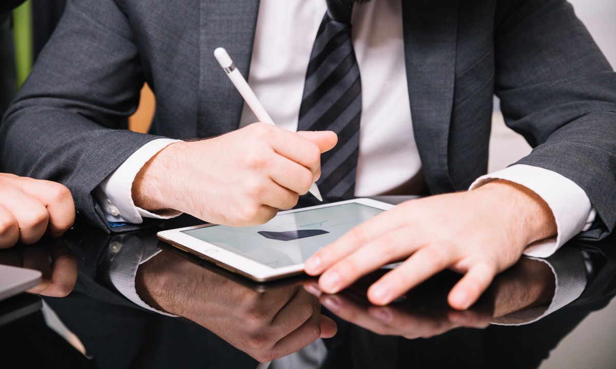 Assinatura digital em contratos empresariais está em alta, mas é preciso cuidado”, dizem especialistas