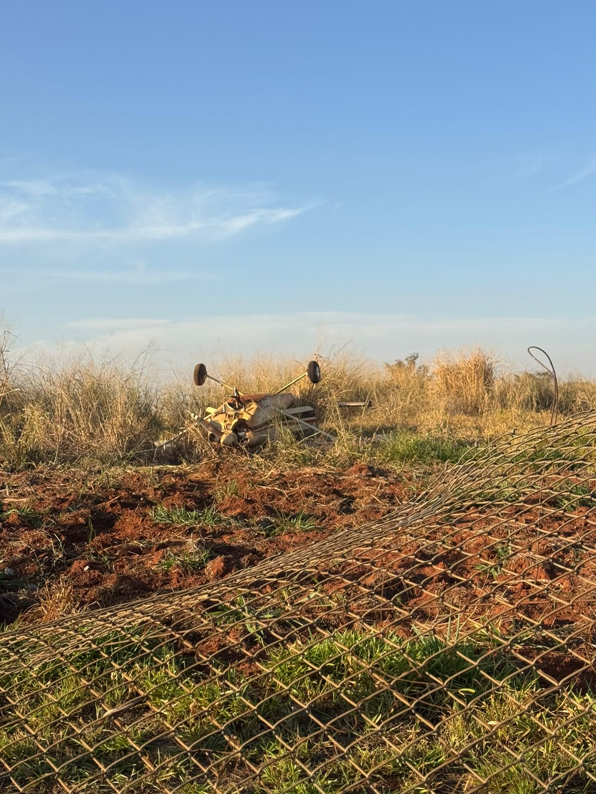 Avião cai durante pouso no Aeroporto de Barretos
