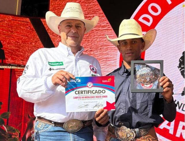 Guilherme Santana Meira é bicampeão do Rodeio Júnior da Festa do Peão de Barretos