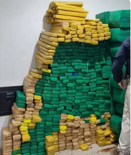 Polícia Rodoviária faz apreensão de 903 kg de drogas na região de Barretos