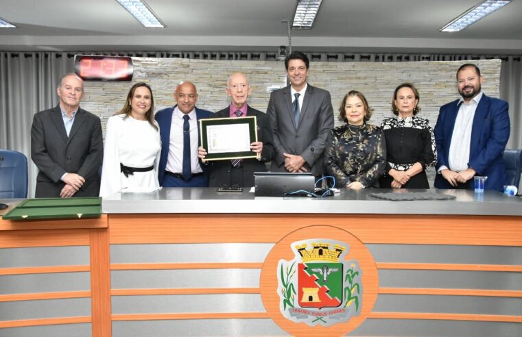 Câmara entrega título de Cidadão Benemérito para ex-prefeito Uebe Rezeck