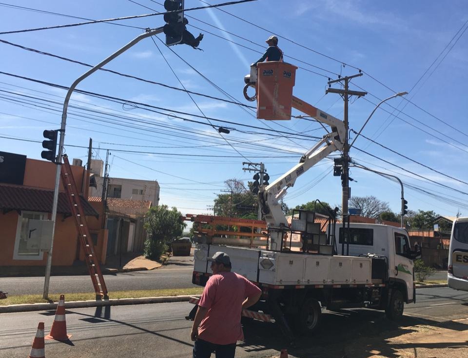 Ligação de semáforos na Avenida Professor Roberto Frade Monte é adiada