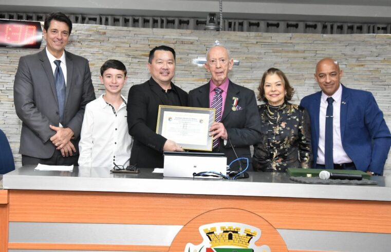 Capelão do Batalhão homenageia ex-prefeito com a Medalha São Paulo