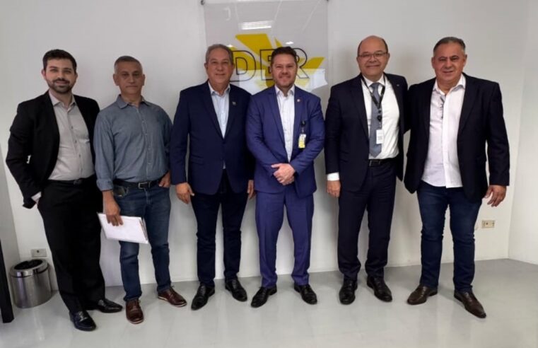 Em visita a capital prefeito solicita apoio ao DER para construção de viaduto