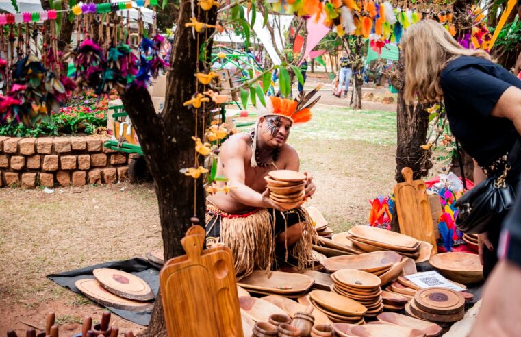 Comunidade Pataxó leva vivência indígena e artesanato para a 70ª Festa do Peão de Barretos