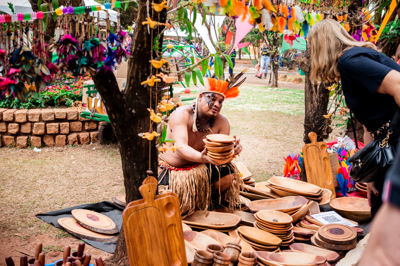 Comunidade Pataxó leva vivência indígena e artesanato para a 70ª Festa do Peão de Barretos