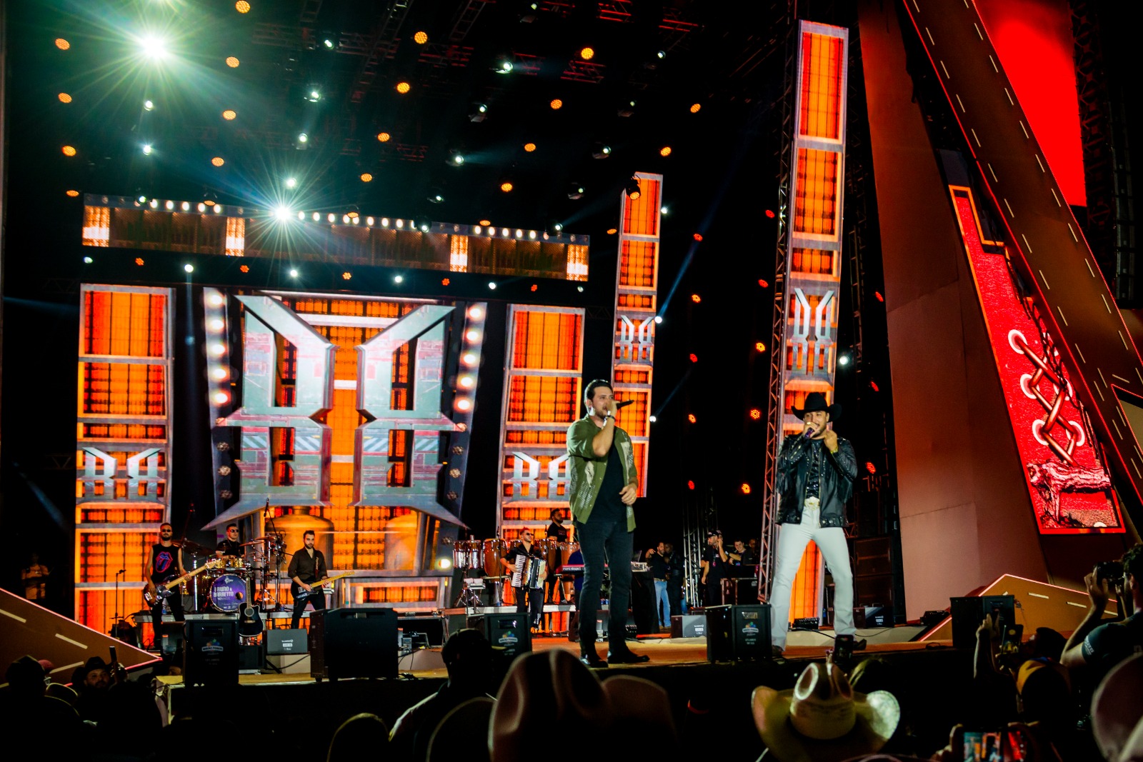Palco Amanhecer comanda sertanejo, funk e eletrônico no dia 26