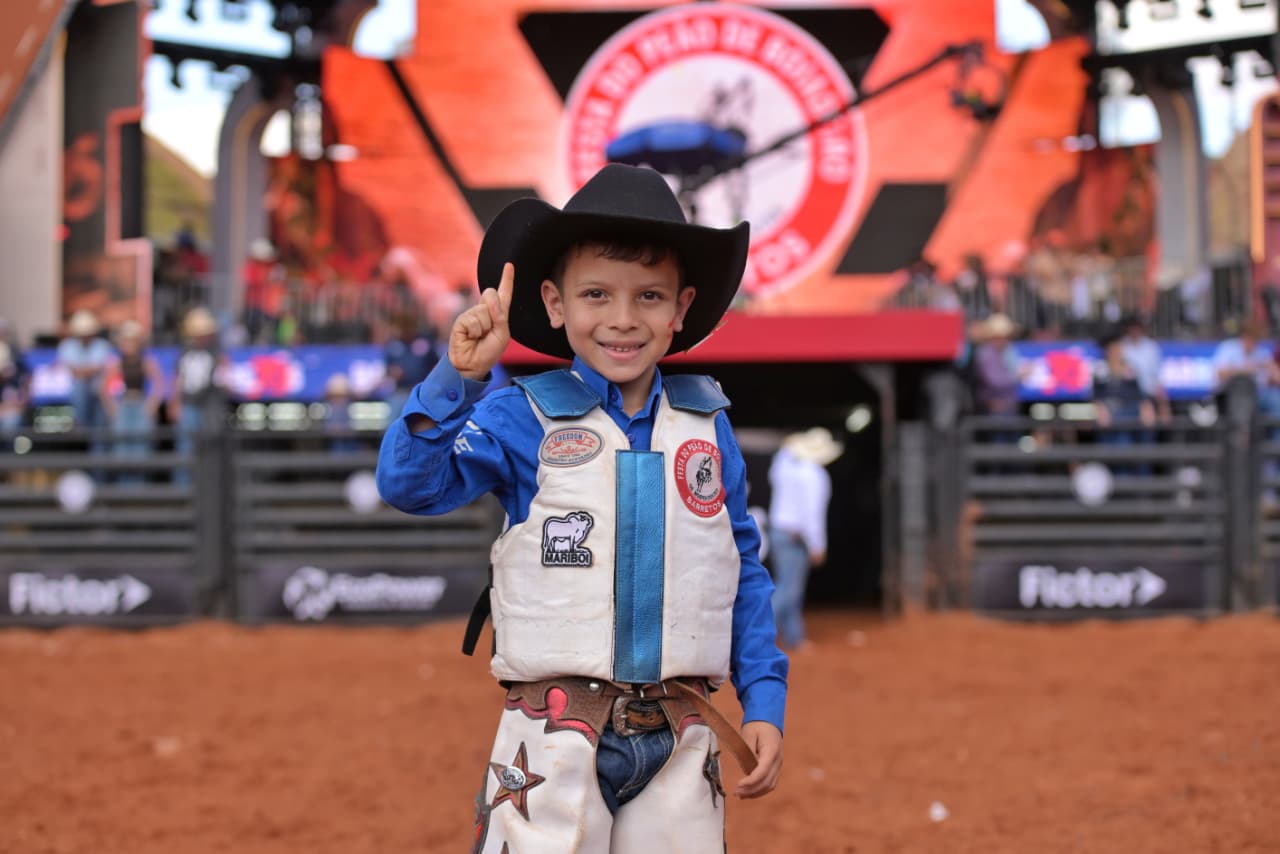Barretense José Augusto conquista título do Rodeio em Carneiros na Festa do Peão de Barretos