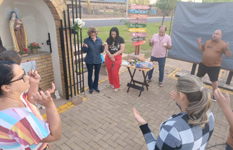 Barretenses acompanham oração do Rosário do Frei Gilson