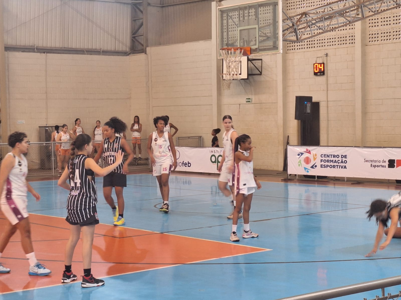 Meninas do Colégio FEB/APAB Barretos vence o Corinthians em SP
