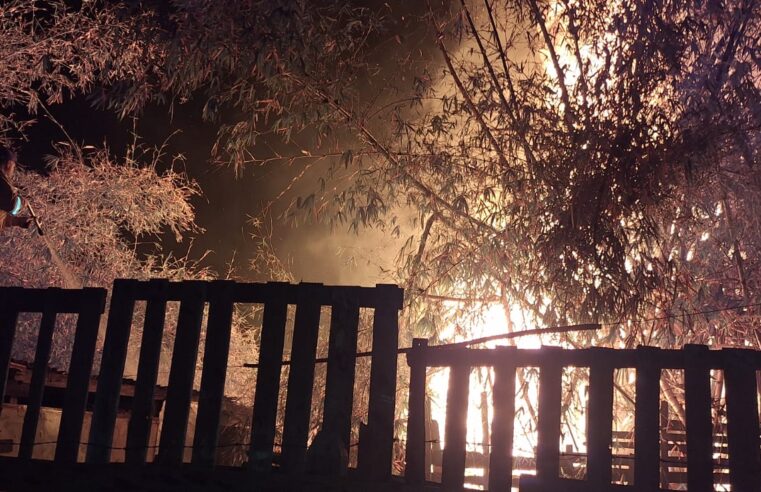 Bombeiros e Defesa Civil controlam incêndio na região do HA