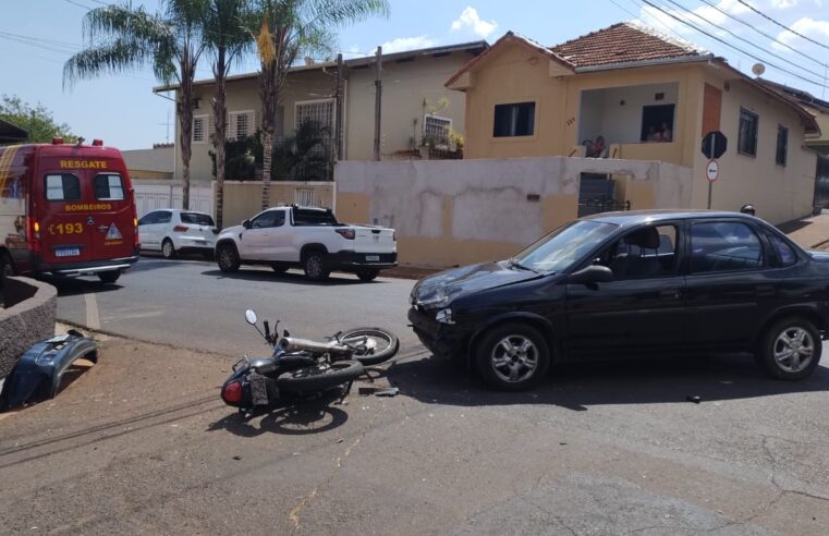 Motociclista fica ferido em colisão no centro