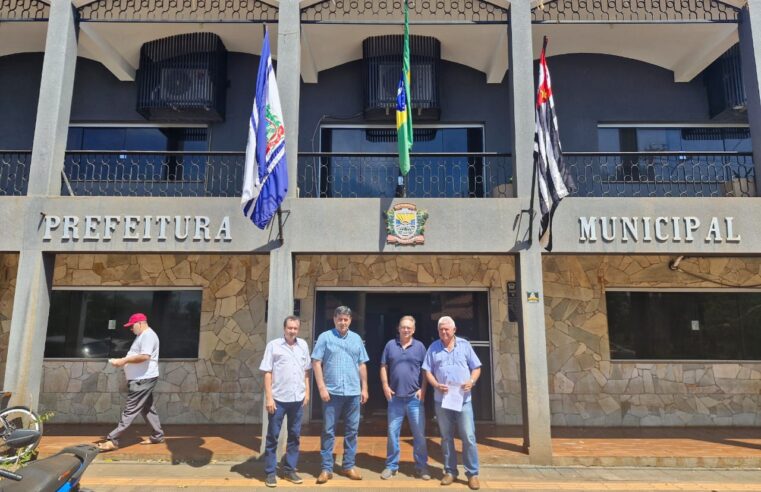 Usina doa três bombas para captação de água em Jaborandi