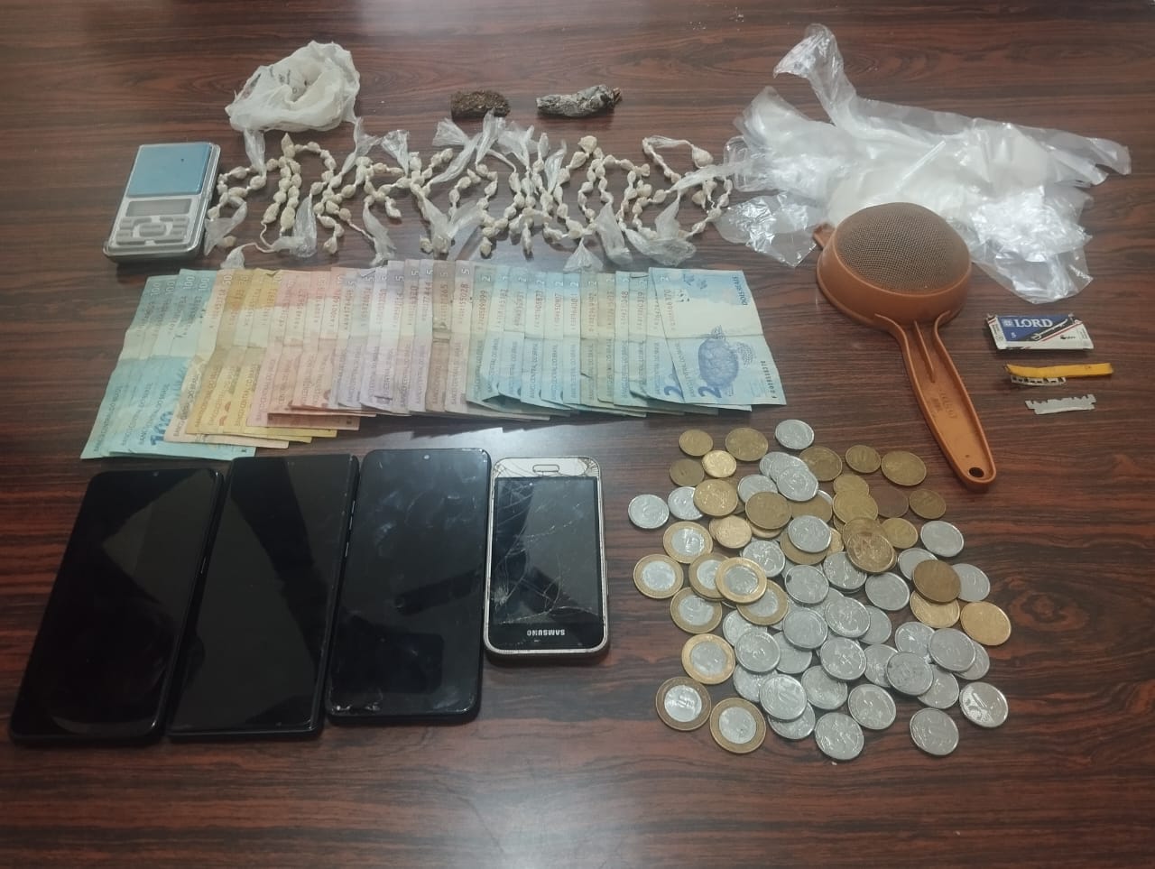 Irmãos são presos por tráfico de drogas em Olímpia