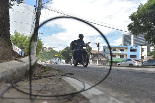 Aprovado projeto que disciplina instalação de cabos nos postes de iluminação pública