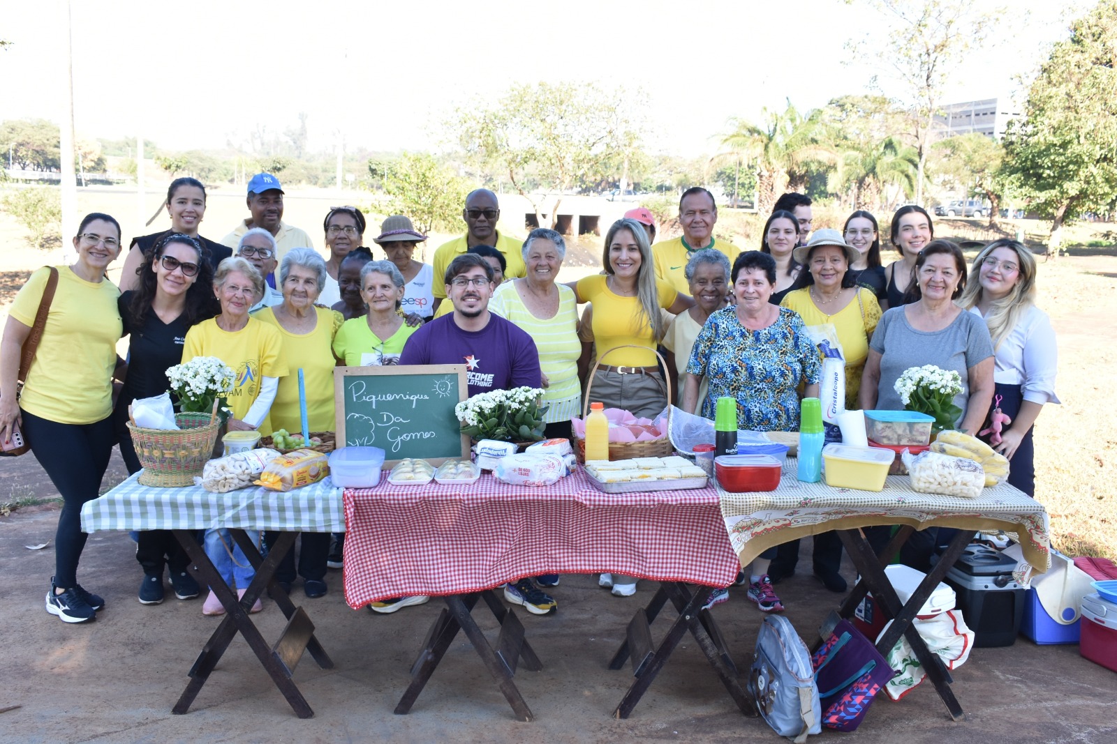 Setembro Amarelo: Integrantes do Grupo de Atividades Físicas da USF Dr. Luiz Gonzaga Ferreira participam de piquenique no Parque dos Lagos