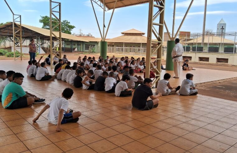 Cavalgando volta a oferecer aulas de Karate