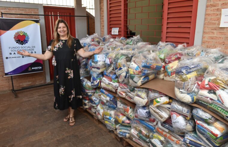 Fundo Social entrega mais 100 cestas de alimentos arrecadadas na Noite Solidária com Frei Gilson