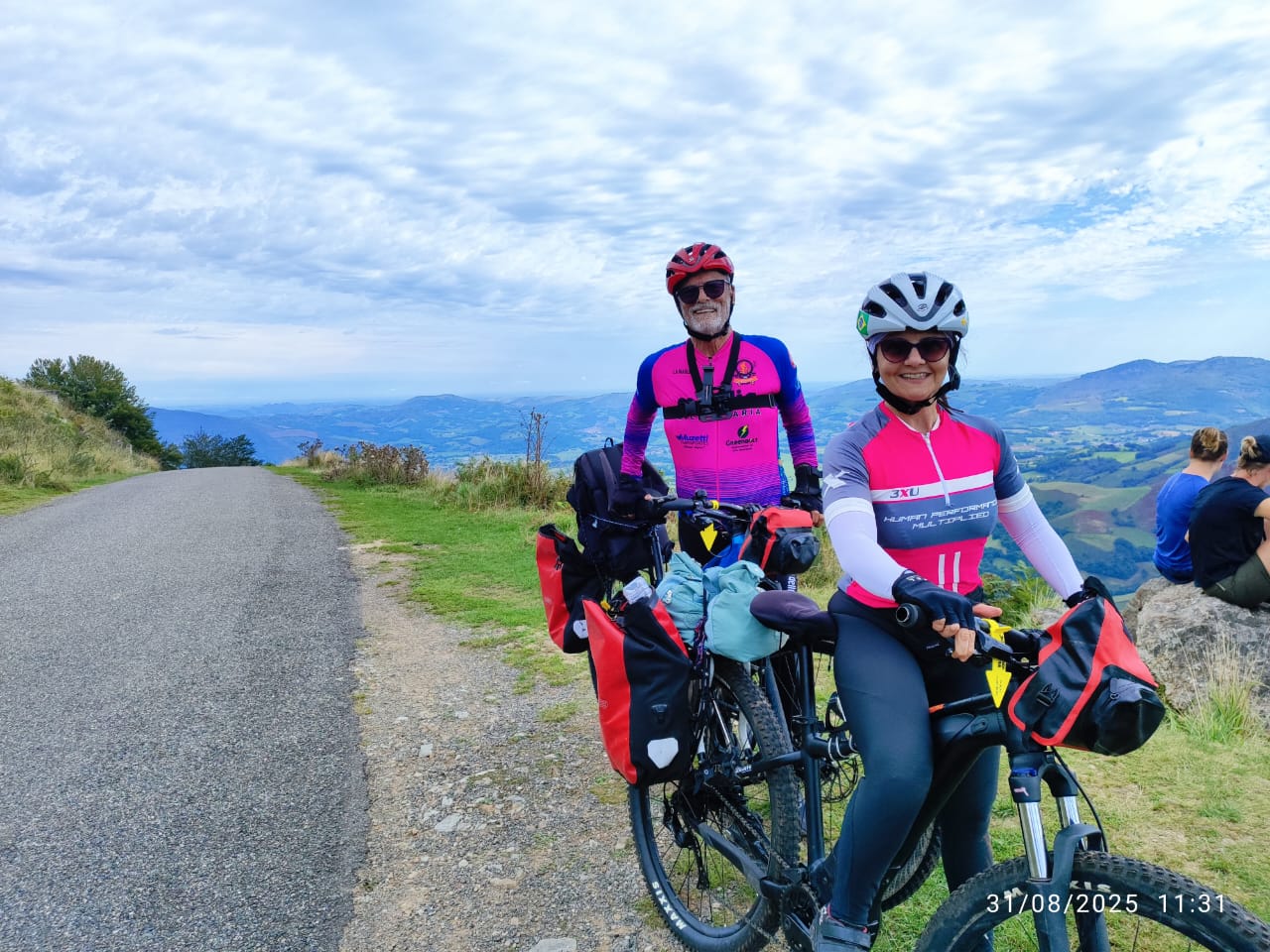 Cicilistas concluem peregrinação pelo caminho de Santiago de Compostela