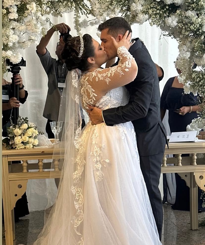 Confraria Noivas & Festas 2025: casamento real ao vivo emociona público e gera mais de 100 negócios