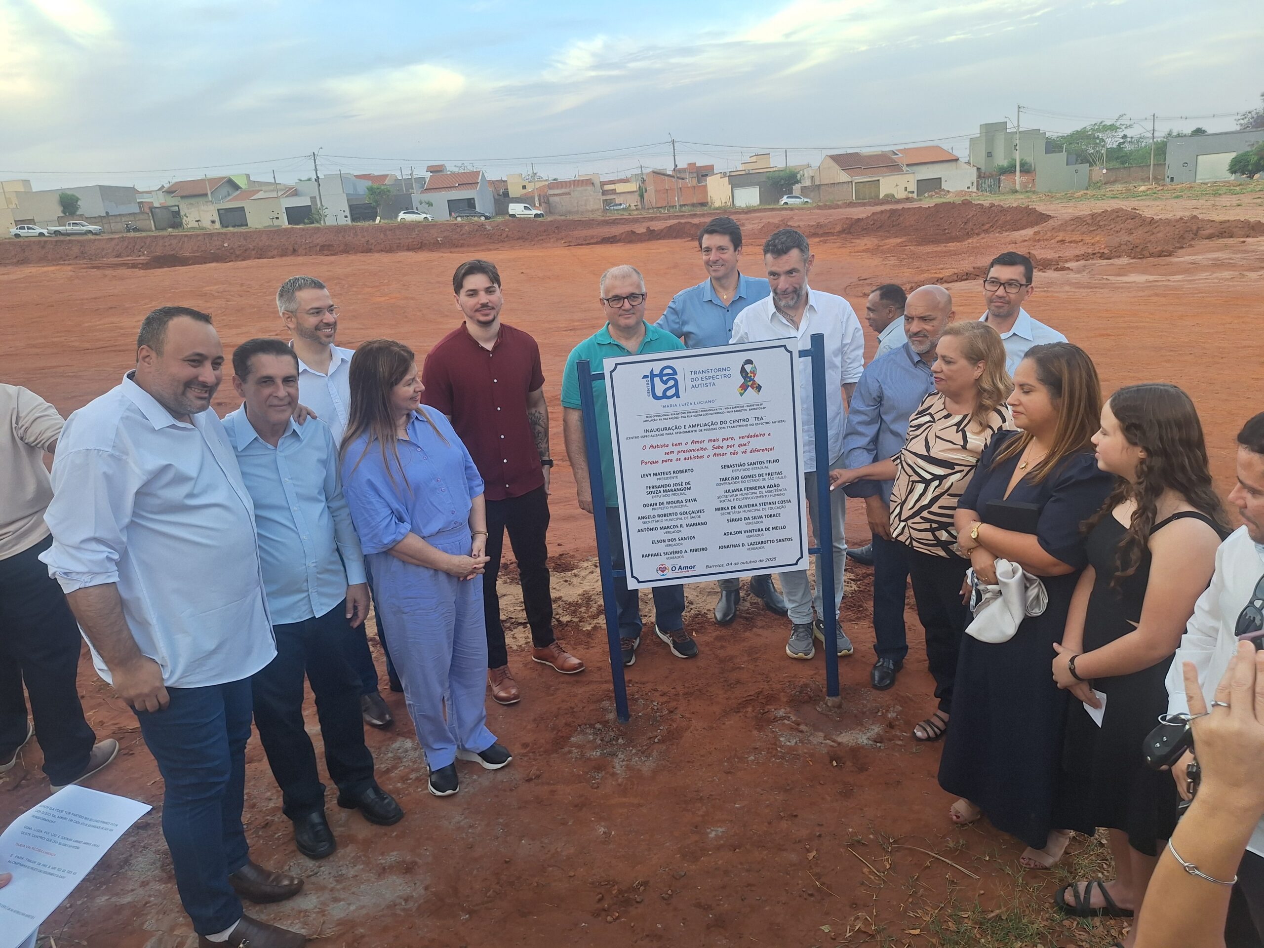 Solenidade inaugura Centro TEA Barretos e lança Pedra Fundamental das futuras instalações